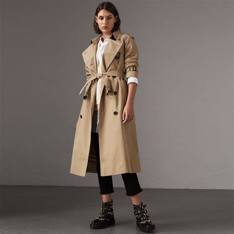 bouton trench burberry|burberry trench coat women.